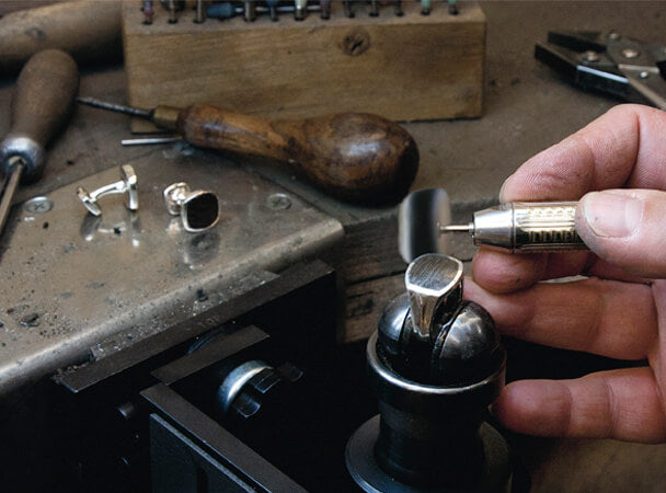 Making of bespoke signet rings