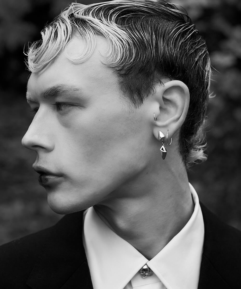 Metal Magazine, 2021 Jewellery by Stephen Einhorn.  Photography by Jade Danielle Smith, styling by Suzie Street.