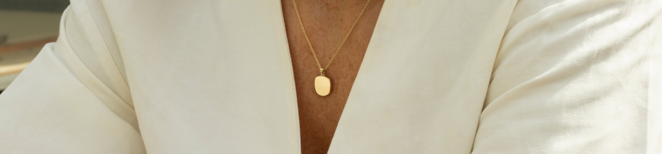 Yellow gold jewellery