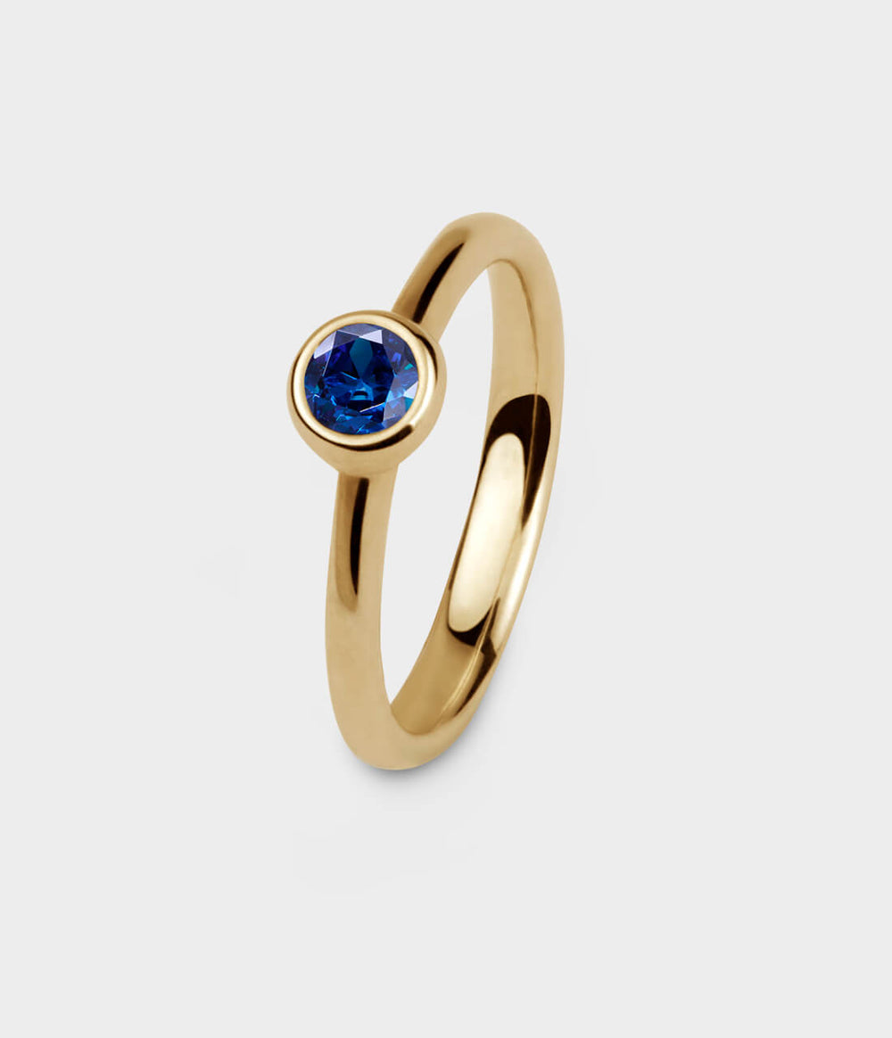 Halo 4 Ring in 18 Carat Yellow Gold